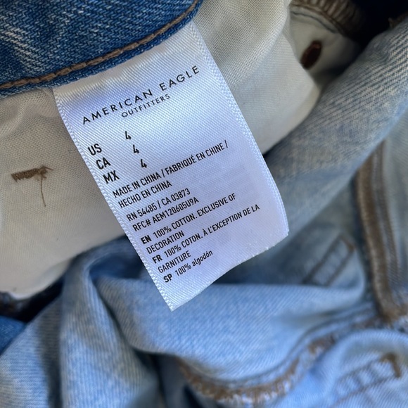 SALE!!! Mom Jean Shorts.      3 - Picture 4 of 4